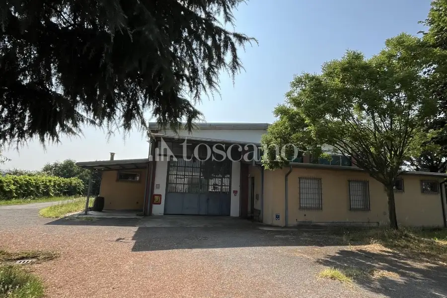 Capannone in vendita di 1000 mq a €300,000 (rif. TS0092VE)