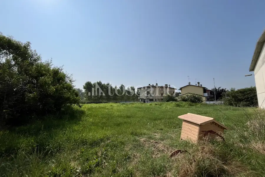 Capannone in vendita di 1000 mq a €300,000 (rif. TS0092VE)