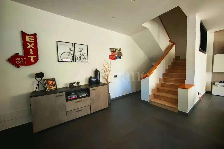 Villa Plurifamiliare in vendita di 280 mq a €589.000 (rif. 37/2025)