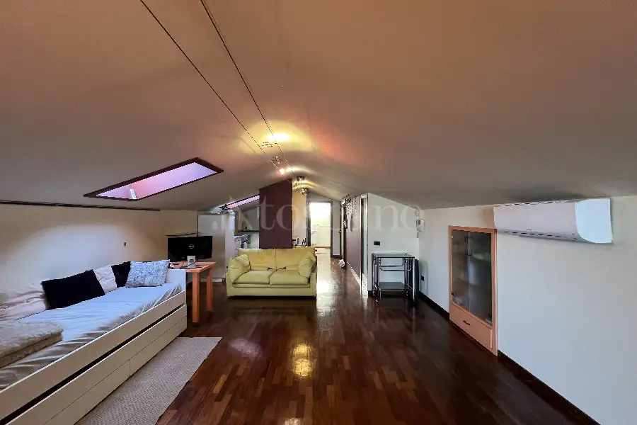 Villa Bifamiliare in vendita di 315 mq a €1.200.000 (rif. 7/2026)