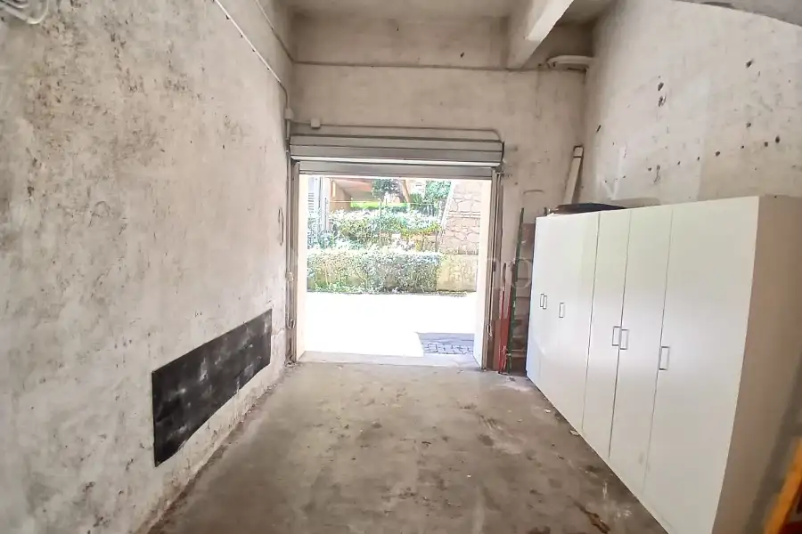 Box in affitto di 18 mq a €230 (rif. 8/2026)