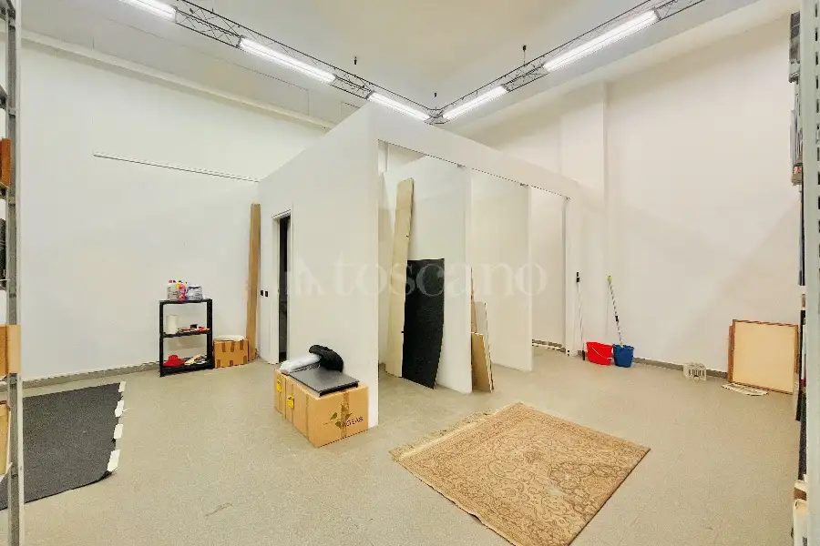 Magazzino in vendita di 287 mq a €209.000 (rif. 71/2026)