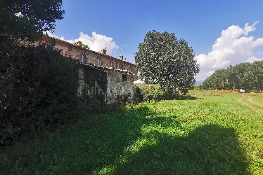 Casale in vendita di 900 mq a €850.000 (rif. 53/2022)