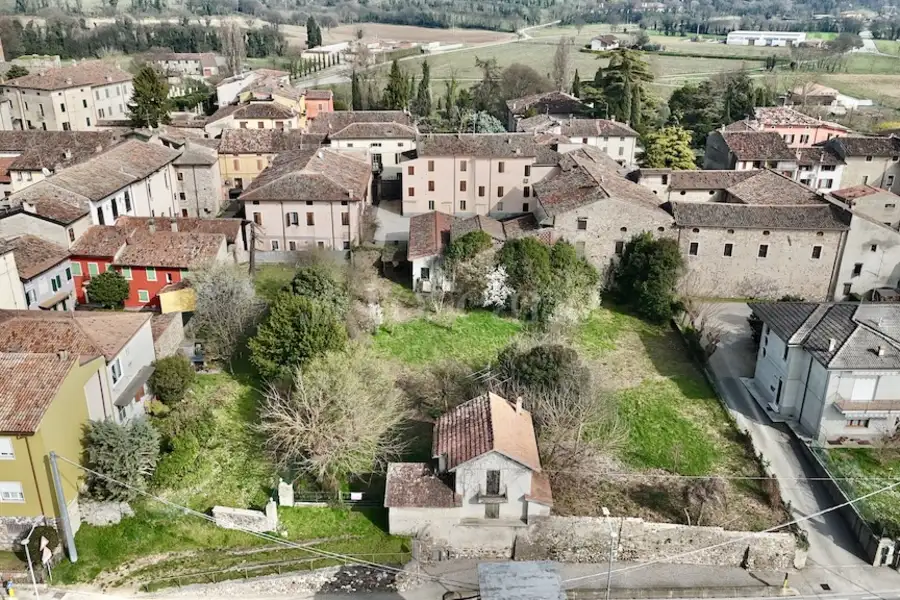 Edificabile Residenziali in vendita di 1.439 mq a €440.000 (rif. 8/2026)