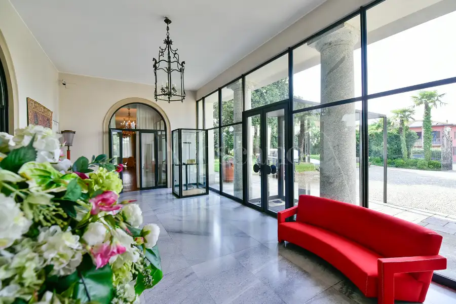 Albergo in vendita di 2.300 mq a €4.500.000 (rif. 39/2026)