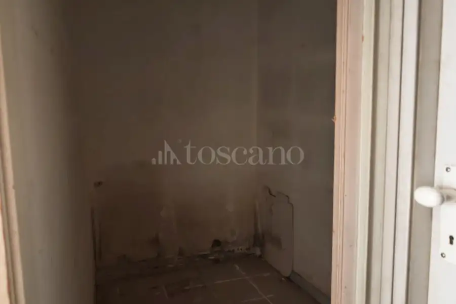 Negozio in affitto di 80 mq a €850 (rif. 11/2026)