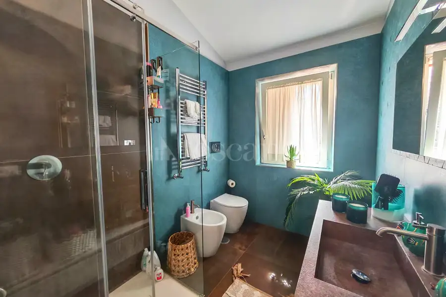 Villa Bifamiliare in vendita di 440 mq a €665.000 (rif. 5/2026)