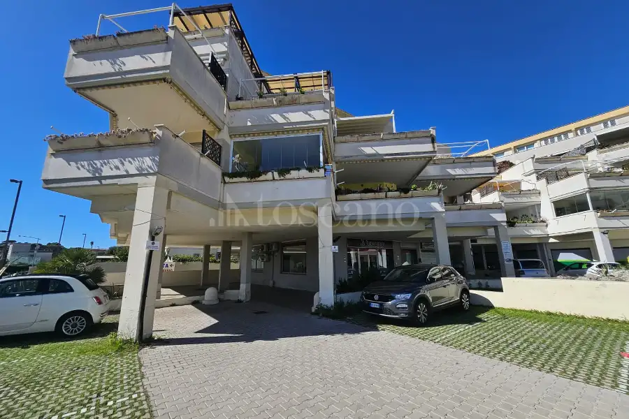 Negozio in vendita di 100 mq a €190.000 (rif. 51/2025)