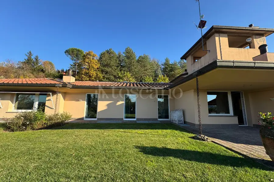 Villa Bifamiliare in vendita di 350 mq a €1.150.000 (rif. 62/2025)