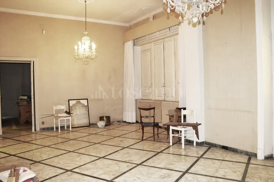 Villa in vendita di 740 mq a €880.000 (rif. 34/2026)