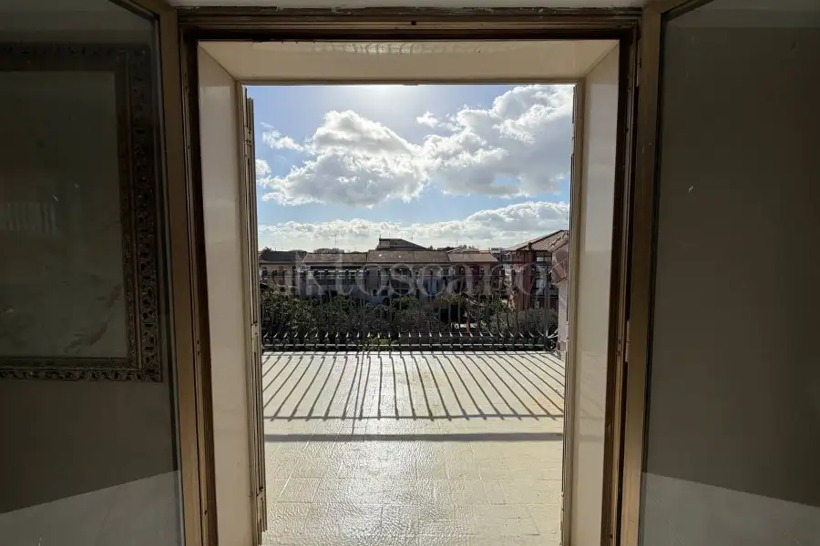 Palazzo in affitto di 500 mq a €5.800 (rif. 216/2025)