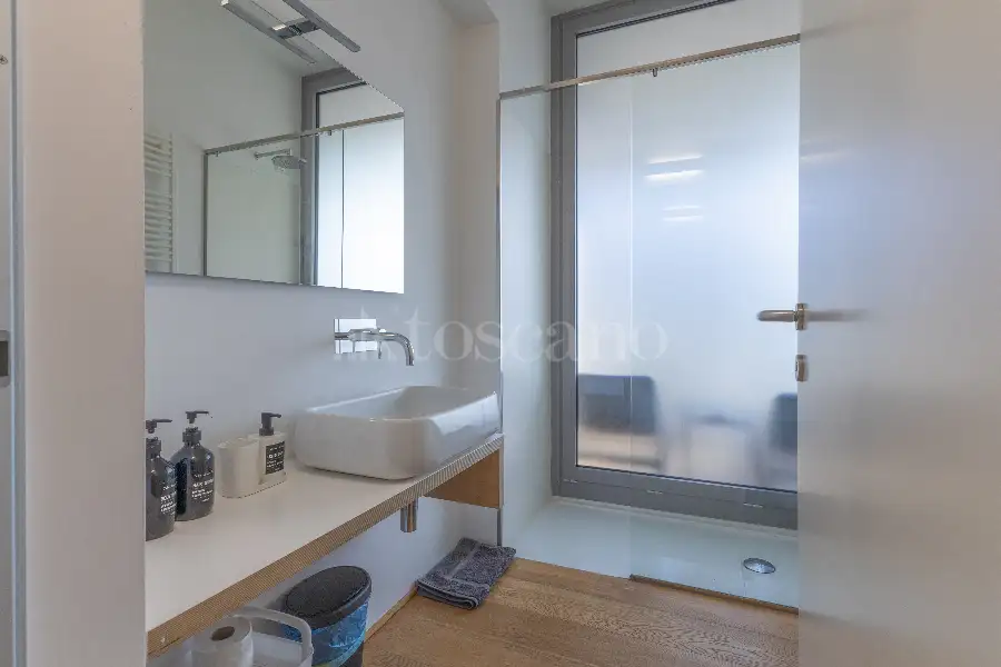 Attico in vendita di 200 mq a €695.000 (rif. 126/2025)