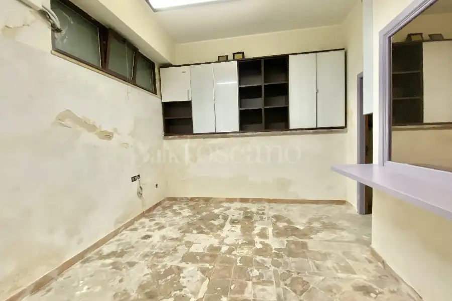 Negozio in vendita di 209 mq a €260.000 (rif. 11/2025)