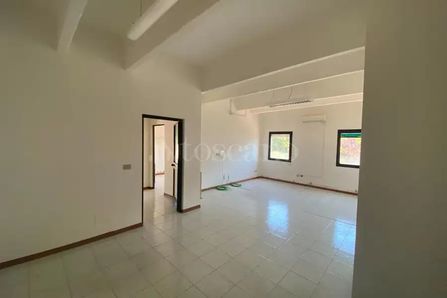 Capannone in vendita di 1.650 mq a €699.000 (rif. 21/2026)
