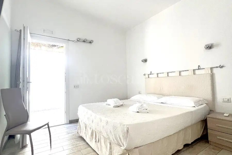 Casa Indipendente in vendita di 200 mq a €770.000 (rif. 37/2026)