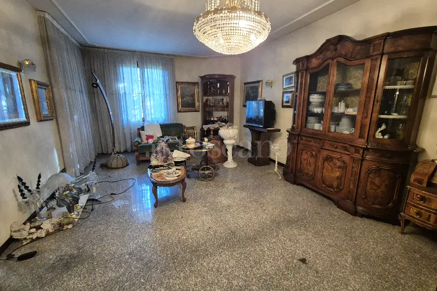 Villa in vendita di 330 mq trattativa riservata (rif. 3/2026)