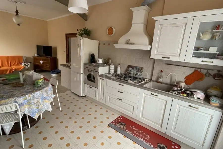 Casa Indipendente in vendita di 310 mq a €159.000 (rif. 1/2026)