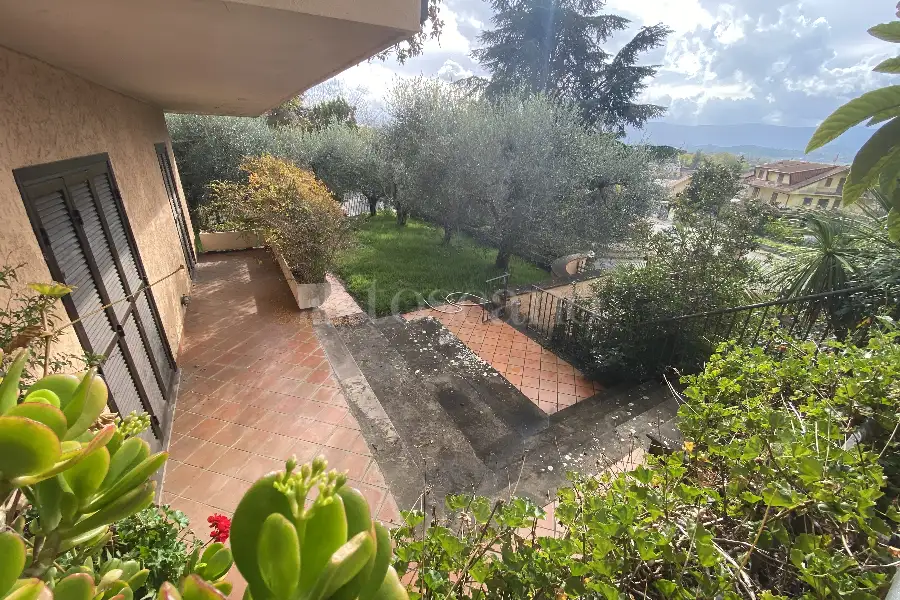 Villa Plurifamiliare in vendita di 850 mq a €899.000 (rif. 5/2026)