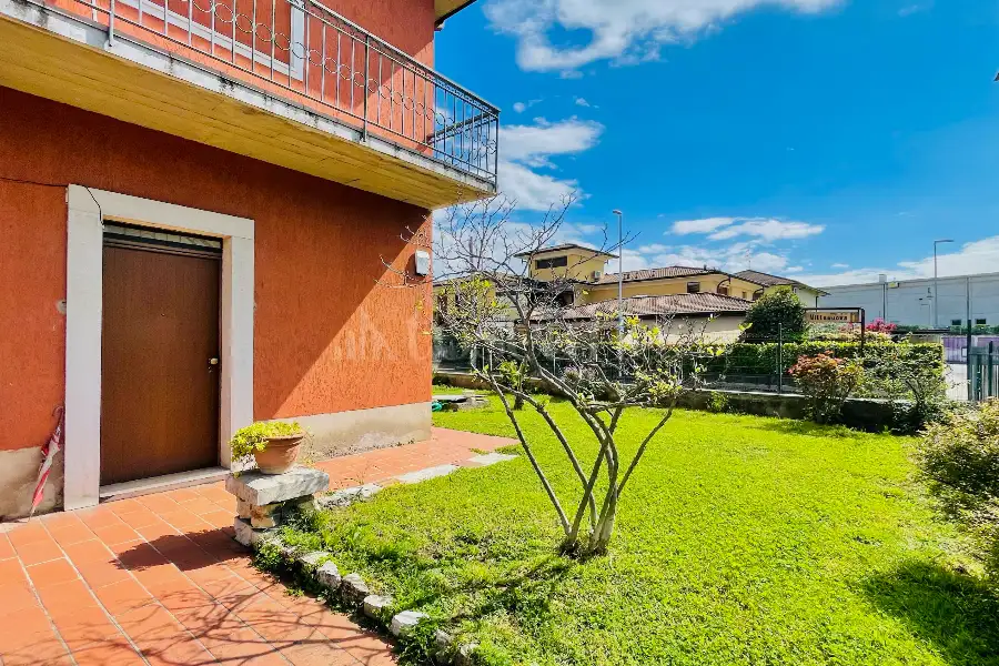 Villa Plurifamiliare in vendita di 500 mq a €480.000 (rif. 34/2025)