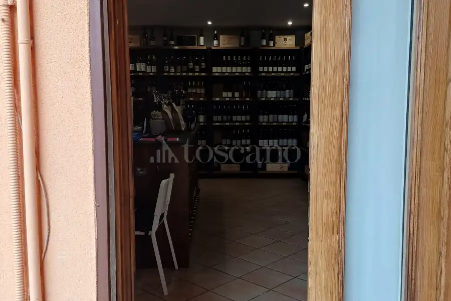 Attività Commerciale in vendita di 120 mq a €79.000 (rif. 220/2026)