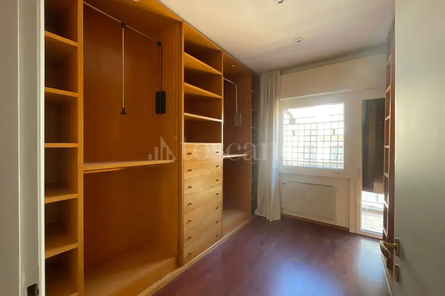 Attico in vendita di 230 mq a €1.400.000 (rif. 1/2026)