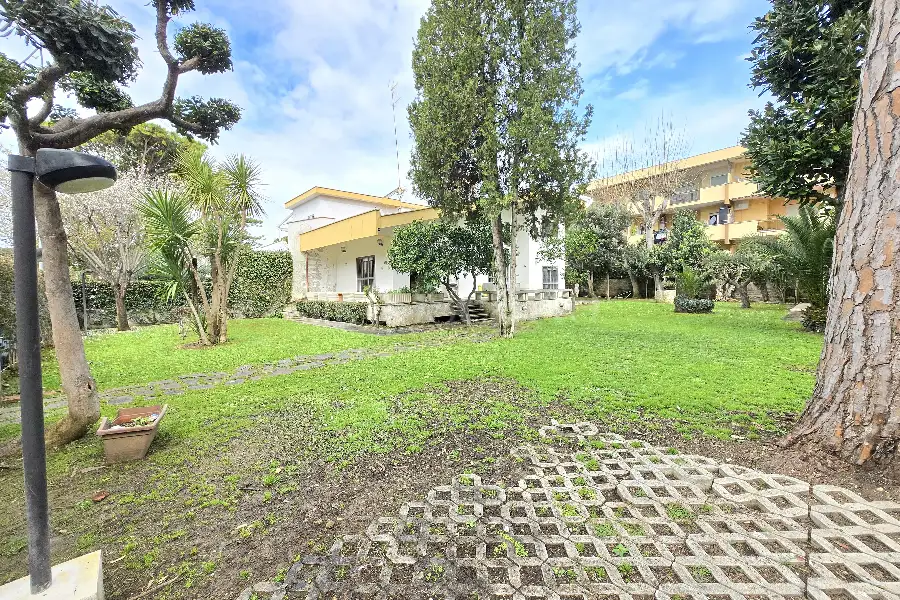 Casa Indipendente in vendita di 130 mq a €819.000 (rif. 5/2026)