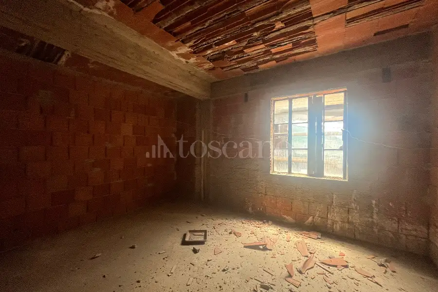 Casa in vendita di 180 mq a €84.000 (rif. 2/2026)
