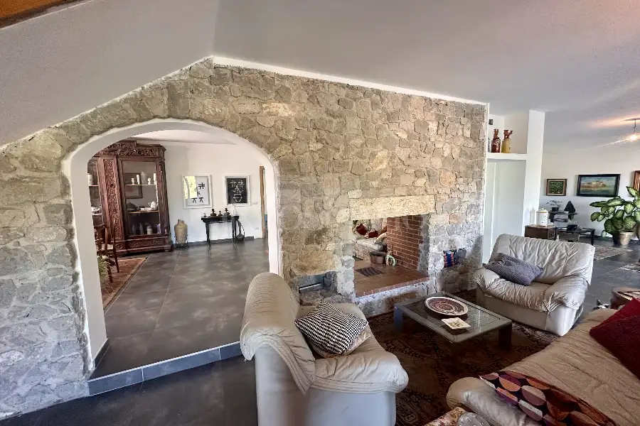 Villa in vendita di 350 mq a €439.000 (rif. 27/2025)