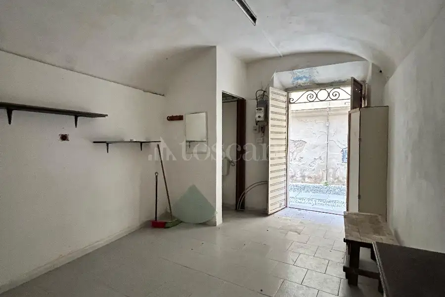 Negozio in vendita di 19 mq a €10.000 (rif. 96/2026)