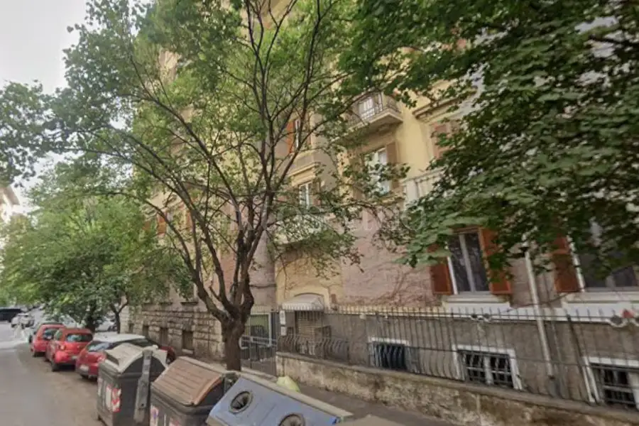 Negozio in vendita di 140 mq a €795.000 (rif. 24/2026)