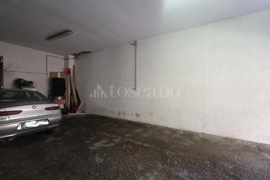 Posto Auto in vendita di 232 mq a €199.000 (rif. 18/2026)