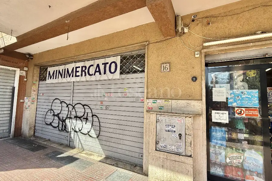 Negozio in vendita di 100 mq a €125.000 (rif. 8/2026)