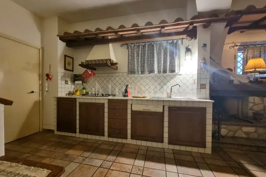 Villa Bifamiliare in vendita di 184 mq a €360.000 (rif. 42/2025)
