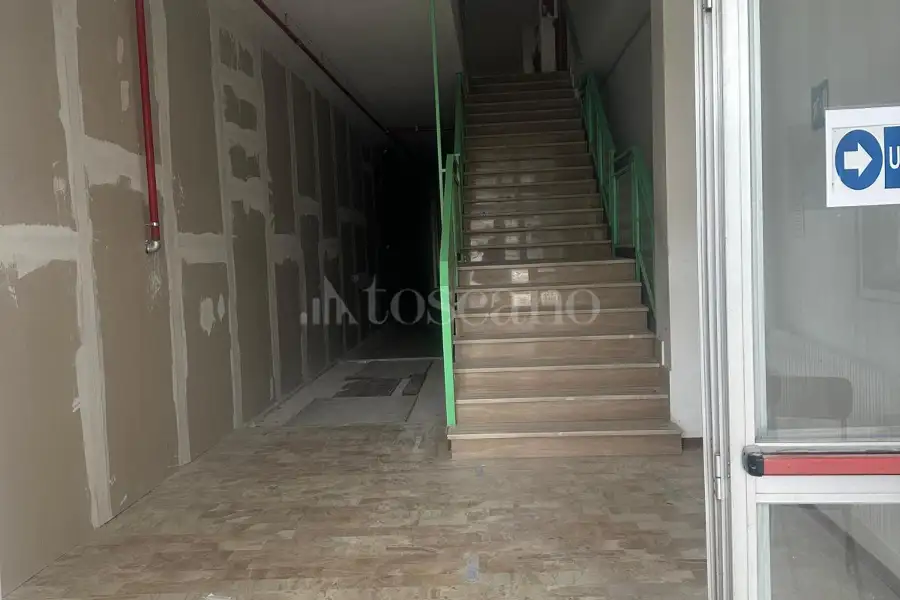 Negozio in vendita di 4.995 mq a €1.500.000 (rif. 118/2025)
