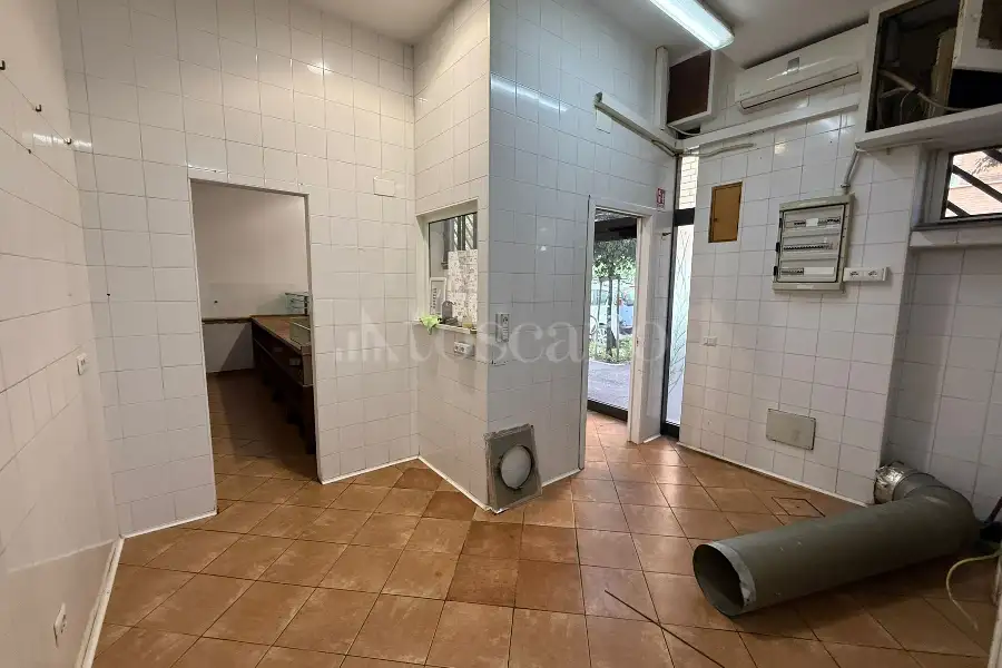 Negozio in affitto di 40 mq a €900 (rif. 79/2025)