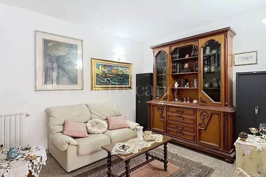 Villa in vendita di 600 mq a €590.000 (rif. 215/2025)