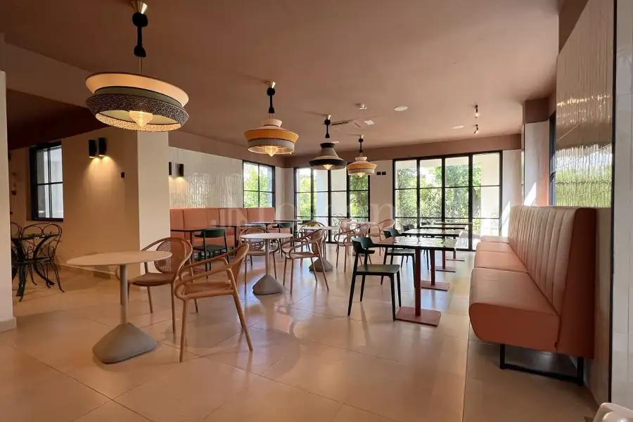 Albergo in vendita di 2.700 mq a €6.700.000 (rif. 15/2024)