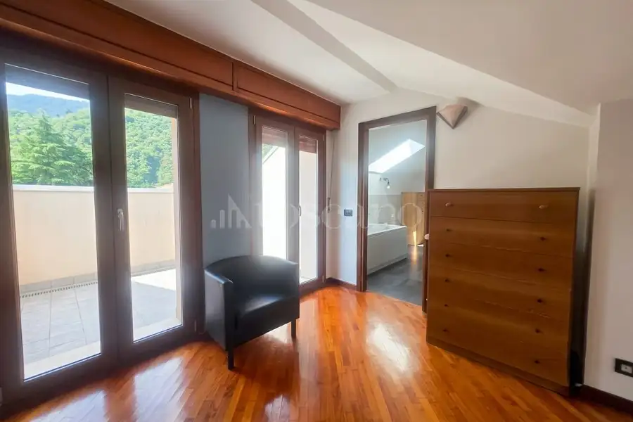 Attico in vendita di 314 mq a €490.000 (rif. 69/2026)