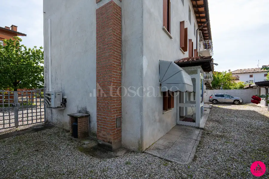 Villino a Schiera in vendita di 315 mq a €269.000 (rif. 42/2026)
