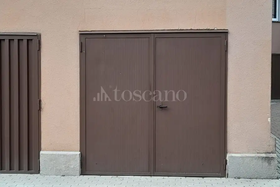 Box in vendita di 13 mq a €25.000 (rif. 4/2026)