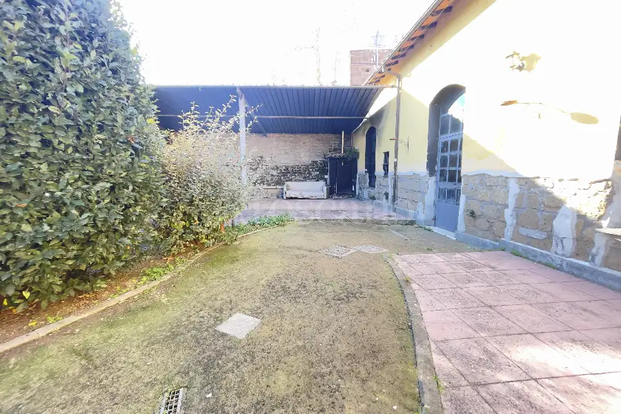 Negozio in vendita di 350 mq a €140.000 (rif. 24/2023)