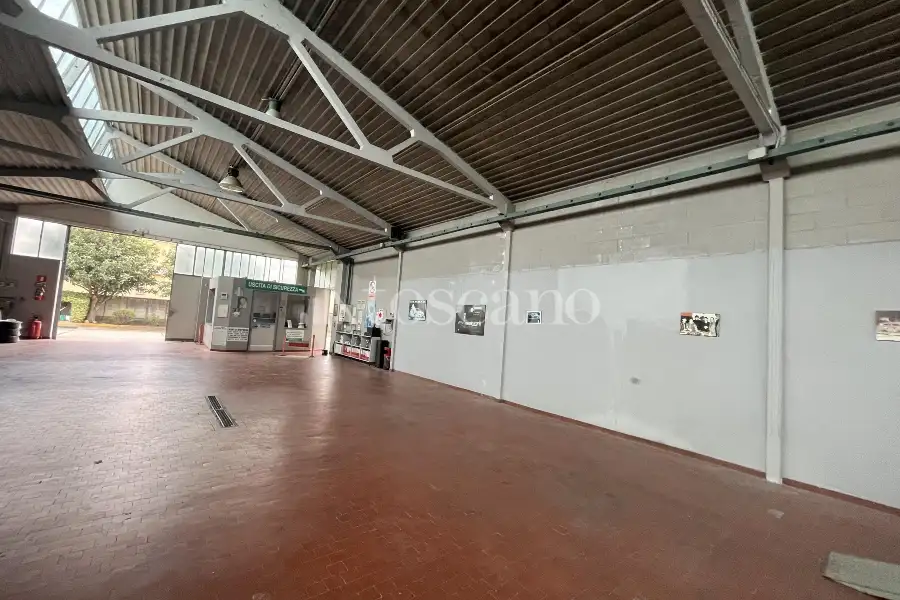 Capannone in vendita di 850 mq a €370,000 (rif. TS0100VE)