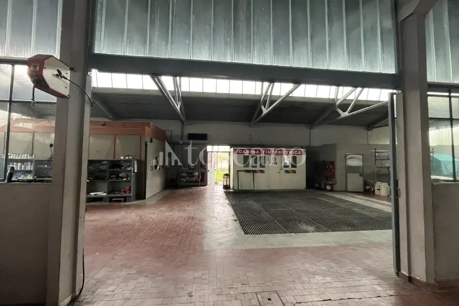 Capannone in vendita di 850 mq a €370,000 (rif. TS0100VE)
