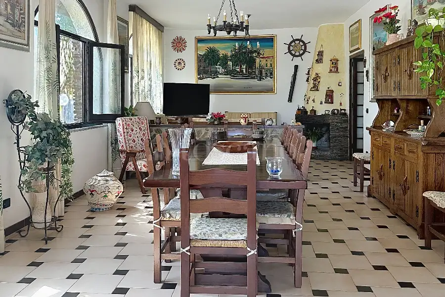 Villa in vendita di 300 mq a €290.000 (rif. 50/2025)
