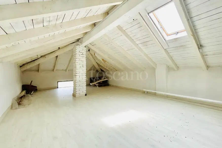 Villa Bifamiliare in vendita di 200 mq a €350.000 (rif. 7/2026)
