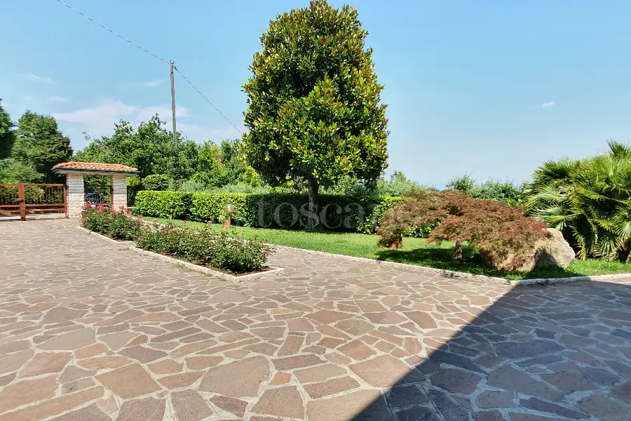Villa in vendita di 450 mq a €950.000 (rif. 14/2025)