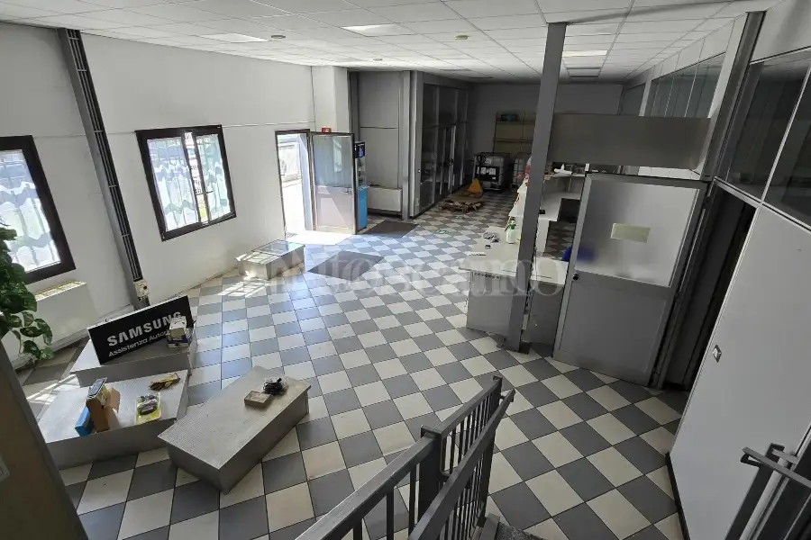 Capannone in vendita di 550 mq a €480,000 (rif. TS0099VE)