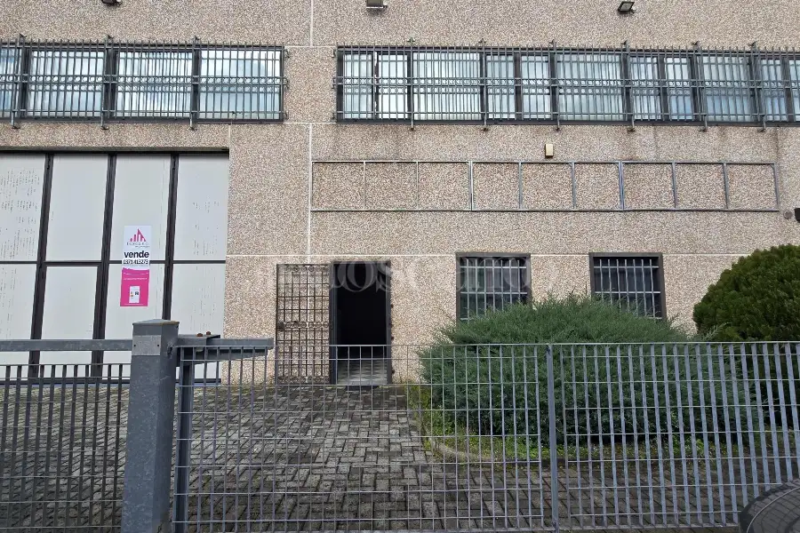 Capannone in vendita di 550 mq a €450,000 (rif. TS0099VE)