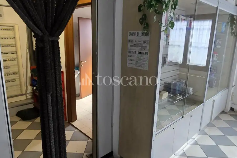 Capannone in vendita di 550 mq a €450,000 (rif. TS0099VE)