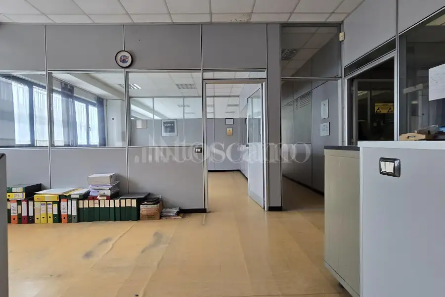 Capannone in vendita di 550 mq a €450,000 (rif. TS0099VE)